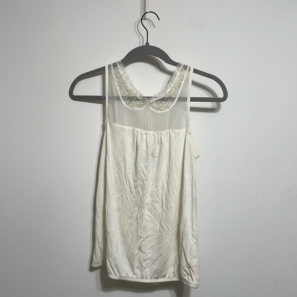 AE Lace Collar Sleeveless Blouse